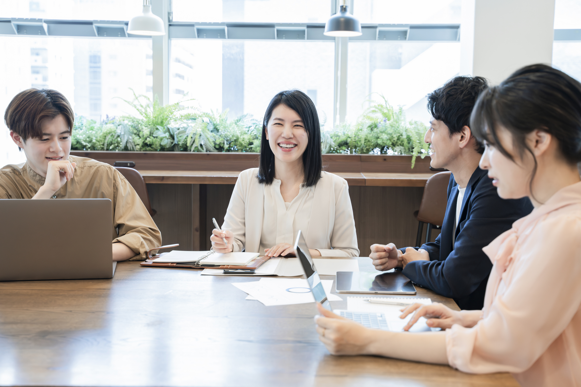 【高時給2000円！20～50代スタッフ活躍♪】各種システムに関するヘルプデスク【仕事No3353-145/TO】